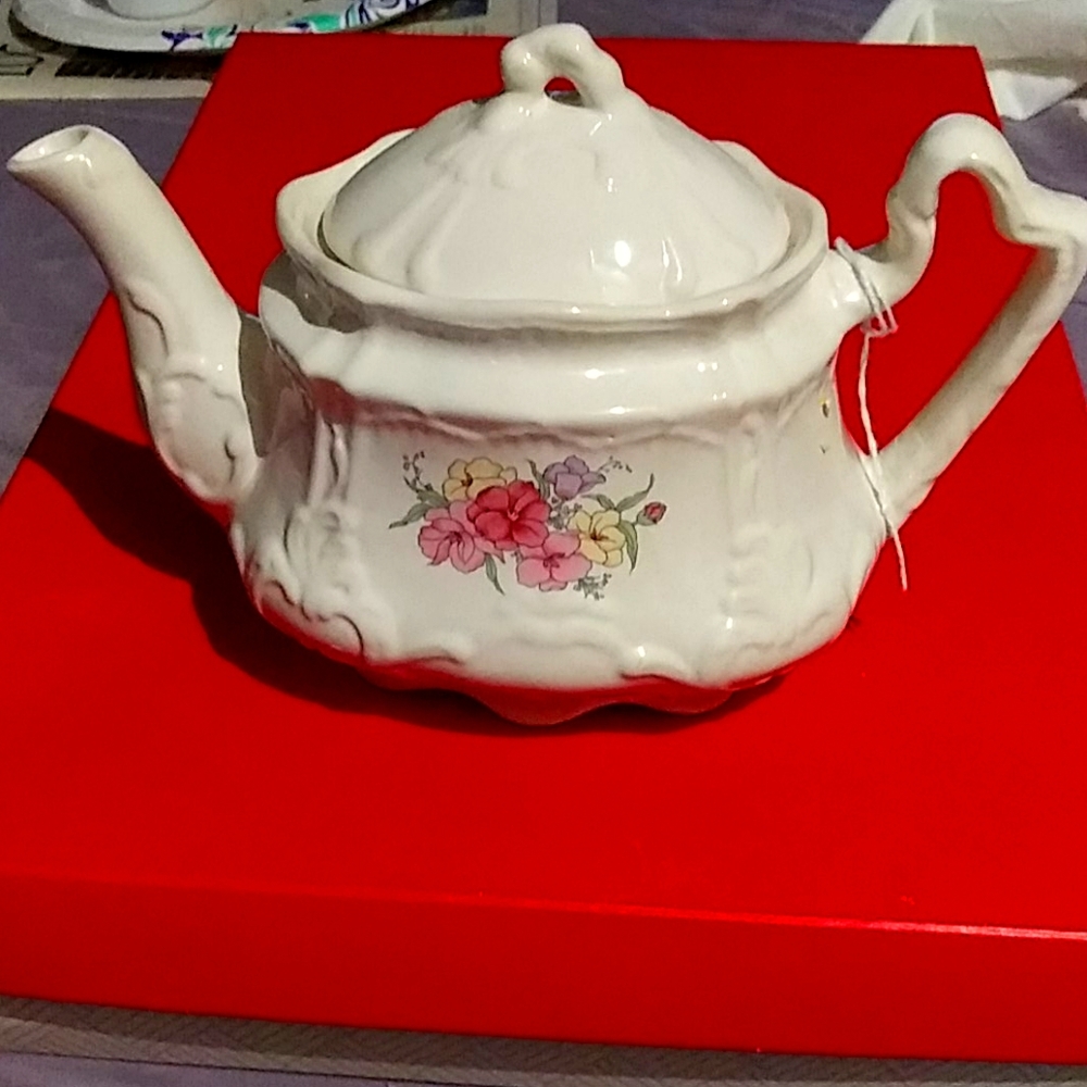 COPY - Nova Scotia vintage tea kettle (4 cup) $28